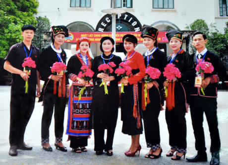 8 đại biểu dân tộc Dao, Tày, Sán Chay đại diện cho các dân tộc thiểu số tỉnh Yên Bái tham gia Khối cộng đồng 54 dân tộc anh em trong Lễ mít tinh, diễu binh, diễu hành.